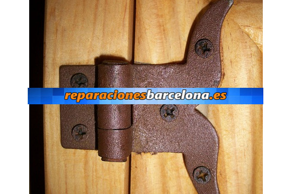 Cerrajeros Barcelona reparación bisagras